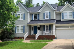 Sweet Home in the heart of Cary Close to NCSU UNC DUKE